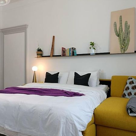 Stylish Flat Near Station And City Center Комо Экстерьер фото
