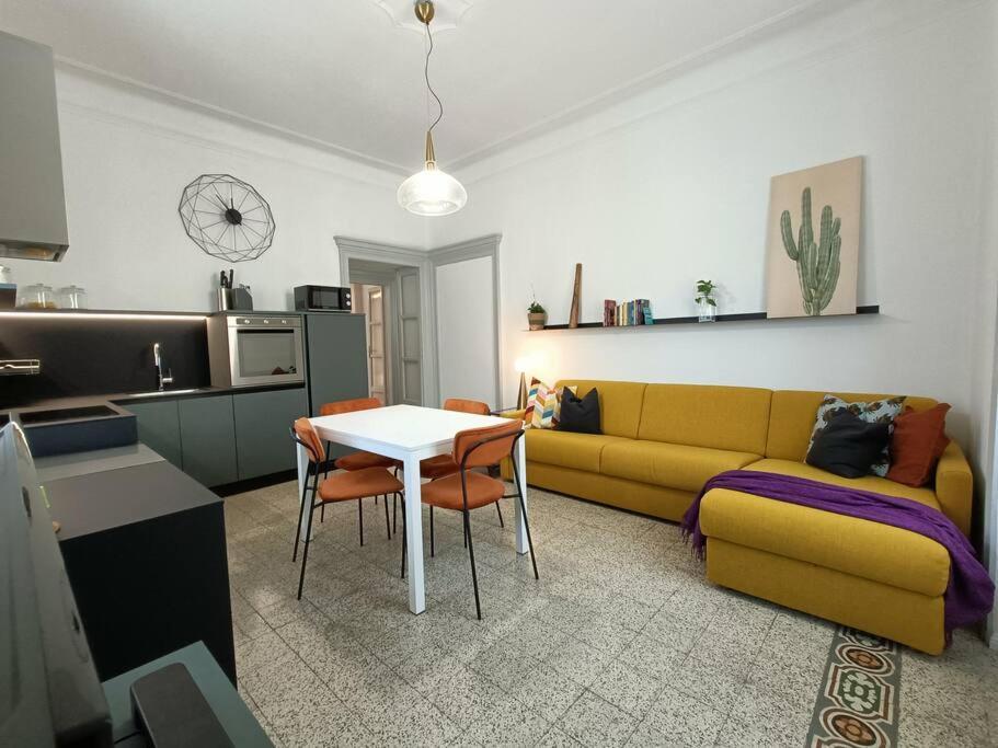 Stylish Flat Near Station And City Center Комо Экстерьер фото