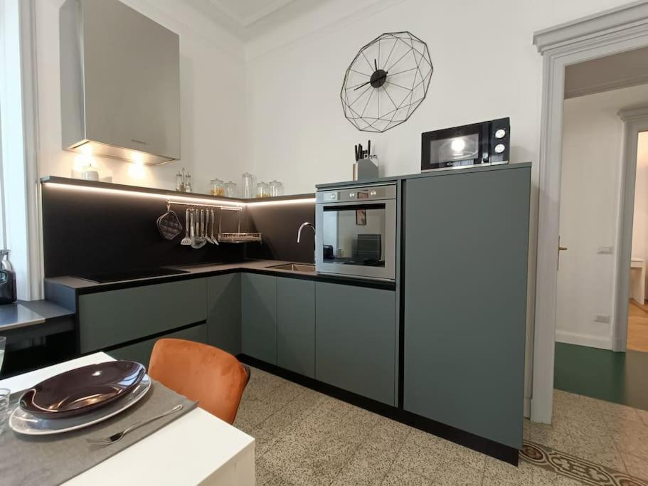 Stylish Flat Near Station And City Center Комо Экстерьер фото