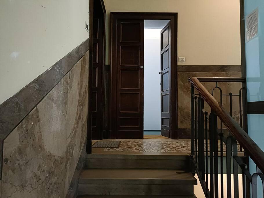 Stylish Flat Near Station And City Center Комо Экстерьер фото